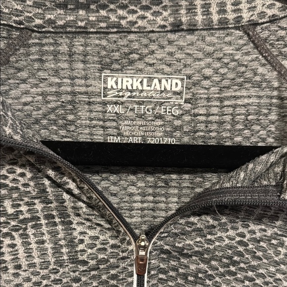 Kirkland Signature Gray Zip Up Sweater with Textured Design - Picture 3 of 7